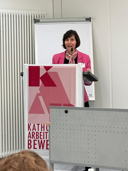 Begrüßung durch Beatrice Zeiger, Geschäftsführerin der Arbeitskammer