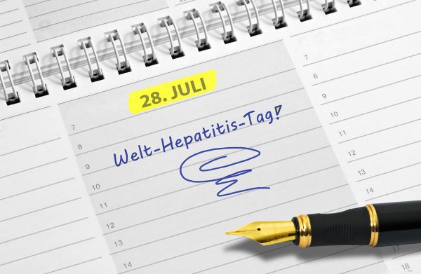 Kalenderblatt mit Notiz zum Welt-Hepatitis-Tag