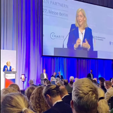 Fachvorträge und Podiumsdiskussionen im Rahmen des Deutschen Pflegetages