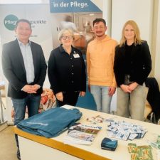 Auf dem Foto sind Frau Dagmar Heib, MdL, Vorsitzende Demenz-Verein Saarlouis e.V. und Herr Andreas Sauder, Leiter der Landesfachstelle Demenz.