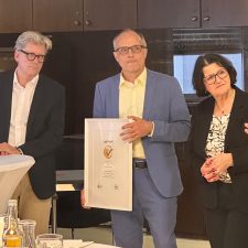 Verleihung des Qualitätssiegels „Lebensort Vielfalt®“ bei den SHG-Kliniken Sonnenberg in Saarbrücken